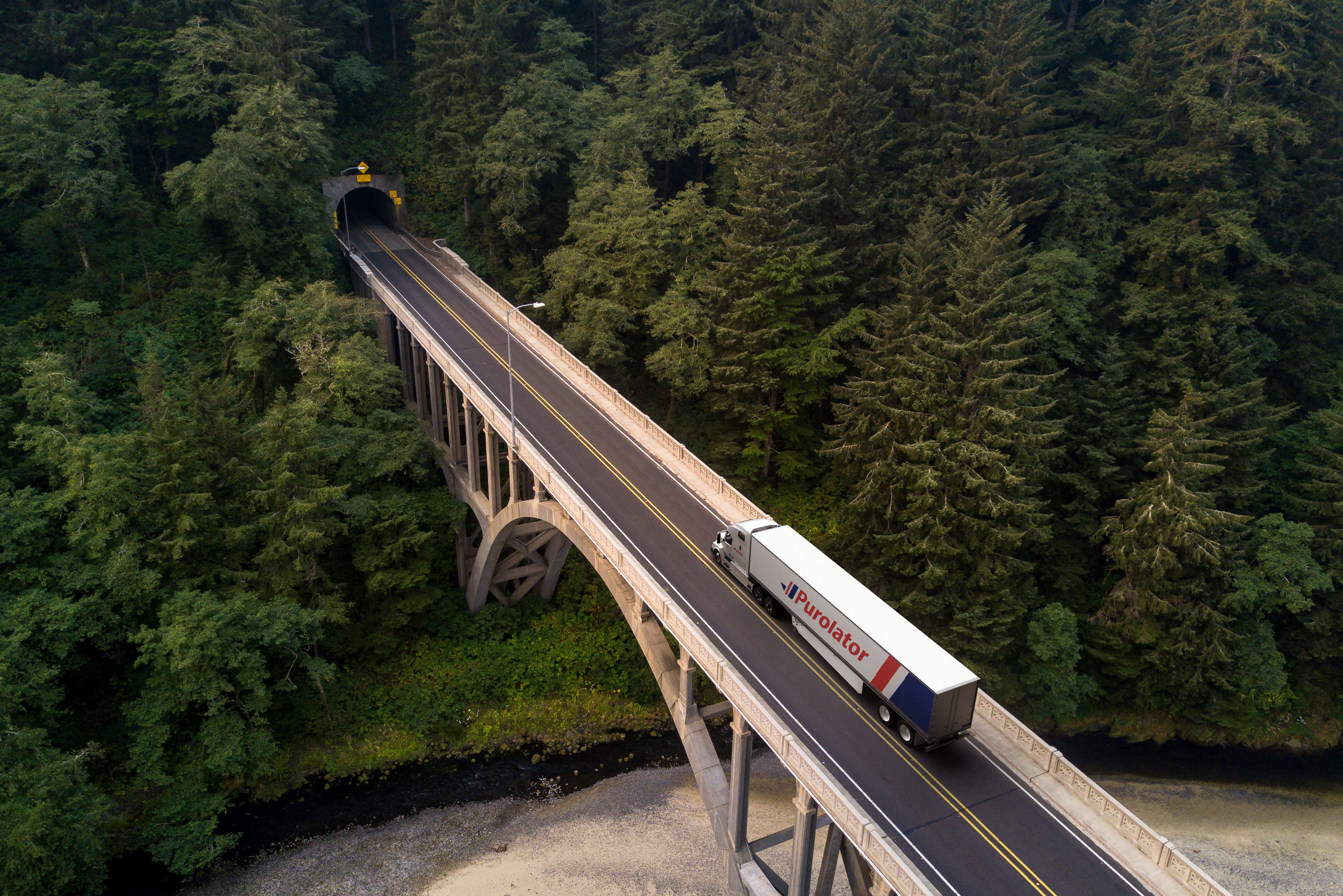 Purolator_FREIGHT_Truck_V3_Bridge_FINAL-Camera